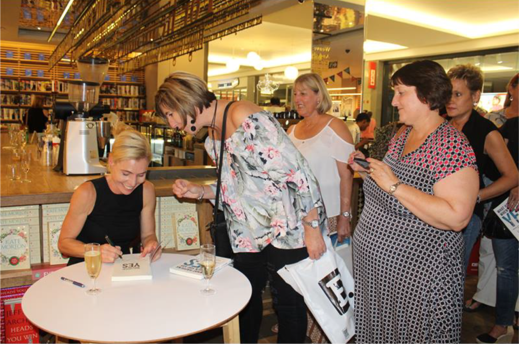 Lee den Hond Book Signing